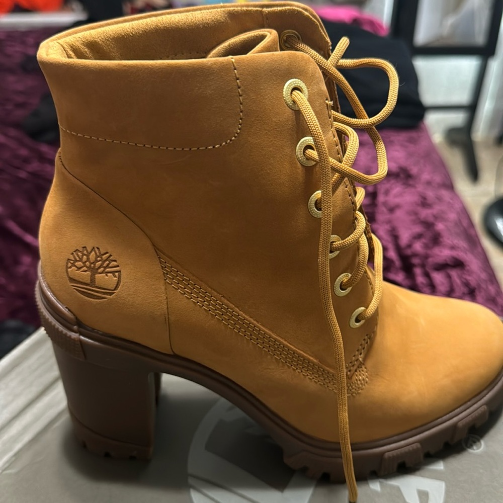 Allington Heights 6" Nubuck Suede Booties